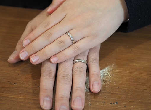 スウィートブルーダイアモンド結婚指輪