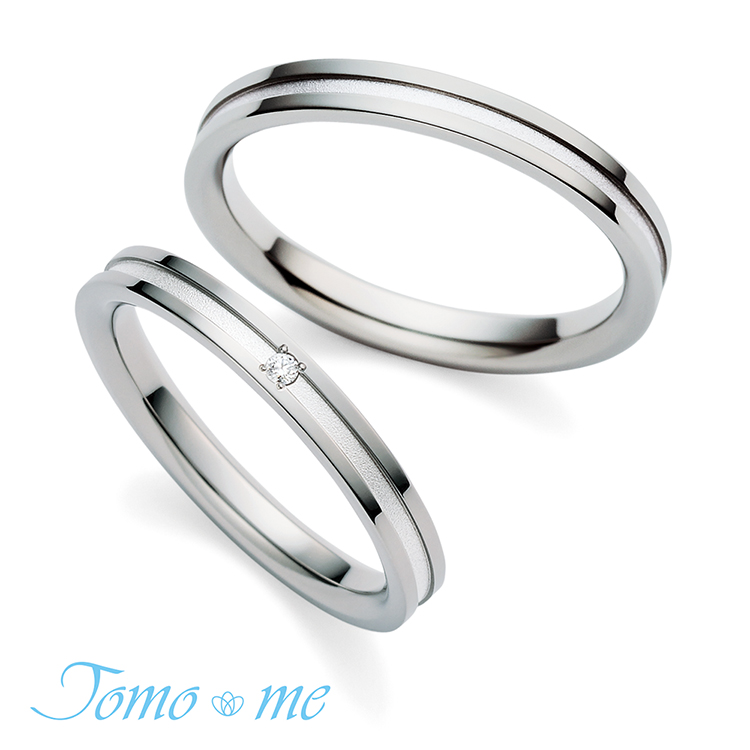 Tomo me（トモミ）itsumo（いつも）の結婚指輪｜中央に一周するラインと一石のダイヤモンドが特徴の鍛造マリッジリング